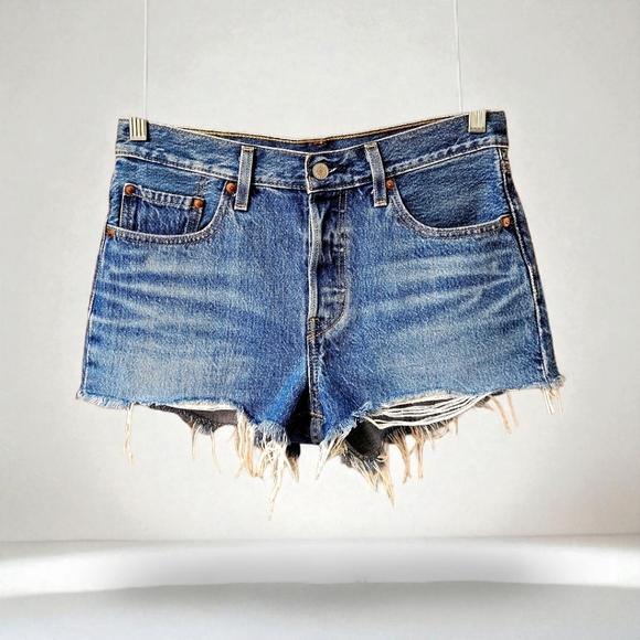 LEVIS 501 Vintage Frayed Denim Blue Jean Shortie Shorts FOR OVER 140 YEARS 27 W - Picture 1 of 16